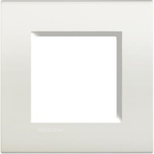Рамка прямоугольная Legrand BTicino LivingLight 2 мод белый картинка